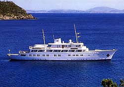 Yacht Charters, Fishing Charters - Platinum Vacation Group offers an exclusive array of quality yacht rentals and yacht charters, both power boats and sailboats, for boat cruising and fishing charters in Canada, USA, Mexico and the Caribbean